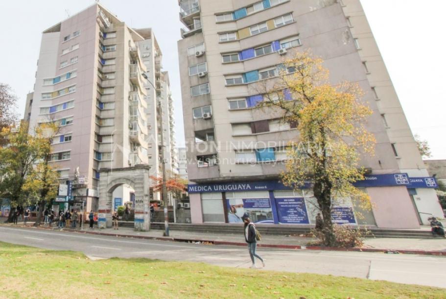 Tres Cruces Apto 1 Dorm, Piso 15 - vistas, Balcón y Terraza Lav, 43 m2.-59