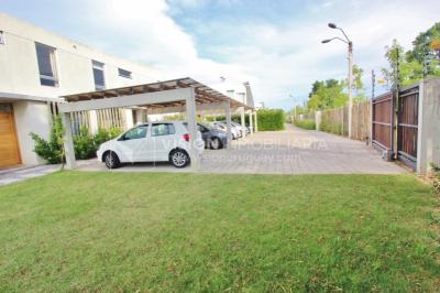 Casas . 3 dorm y 3 baños, Barrio Privado GREENS Arq. Carlos Ott, Barra de Carrasco - U$ 330.000