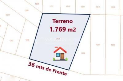 Venta de Casa / Chacra en Lagos del Norte, Rivera. 1.769 m2 de Terreno y 137 m2 Construidos. Piscina. Casa en una planta, Construcción Tradicional con Tejas. 4 dormitorios y 2 baños completos. Gran estufa a Leña. U$ 115.000 dólares