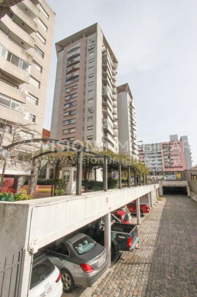 Tres Cruces Apto 1 Dorm, Piso 15 - vistas, Balcón y Terraza Lav, 43 m2.-57