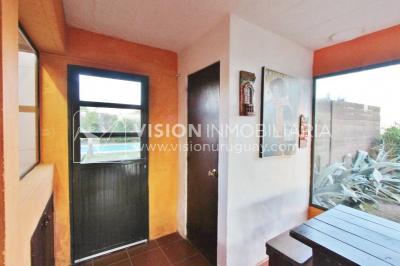 Espectacular Casa en Punta del Diablo a pasos del mar; piscina climatizada, barbacoa, chillout.