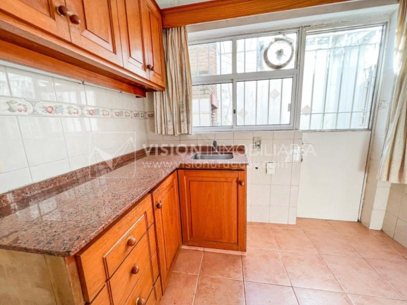 Casa en Venta de 3 Dormitorios, 2 Baños, Garaje, Jardín y Patio. 130 m2 construidos en Propiedad Horizontal -padrón de 290 m2-, en Malvín Sur a 50 mts. de Plaza Italia. U$ 220.000-44