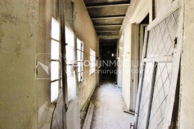 Edificio Palacio Amézaga, oportunidad de inversión, a reciclar para sede corporativa, oficinas u otro destino, 1500 m2 en el corazón de la Cd. Vieja.