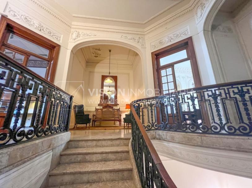 Venta de Palacete: Mansión señorial de 1913 de 690 m2 interiores y 224 de terrazas; 4 plantas, una reciclada inmaculada de gran nivel, completamente Amueblada. Ciudad Vieja. Inversión: U$ 400.000 dólares-7