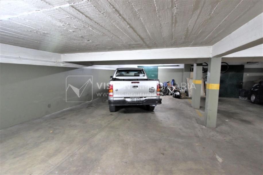 Alquile U$S 3.900 /mes - Distinguido Apartamento en Carrasco de 234 m2, 4 Dormitorios más Servicio, 2 Garajes.-33