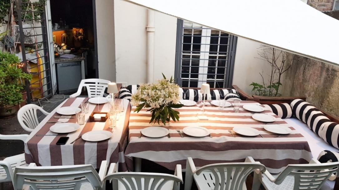 Casa de diseño, Padrón Único, Pocitos; 2 dorm en Suite, enorme salón doble altura, terreno 219 m2 con buen fondo y parrillero, 203 m2 construidos, Garaje.-19