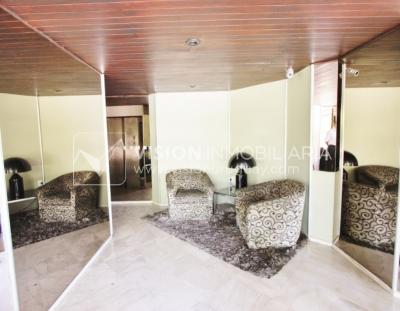 Alquila Apto. de 200m2 sobre el Parque Villa Biarritz, 3 dorm+servicio, garaje