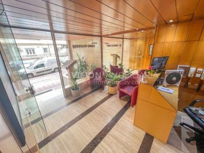 Apartamento con Renta en Venta al frente 2 Dormitorios 2 Baños, La Blanqueada, Av. 8 de Octubre, en Piso 3. Semiequipado. Amenities: 3 Parrilleros, gran Patio Juegos para Niños. Portería y Vigilancia