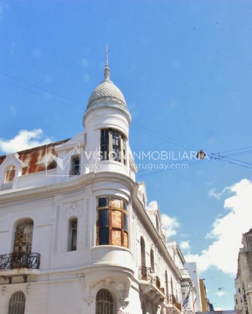 Edificio Palacio Amézaga, oportunidad de inversión, a reciclar para sede corporativa, oficinas u otro destino, 1500 m2 en el corazón de la Cd. Vieja.-3