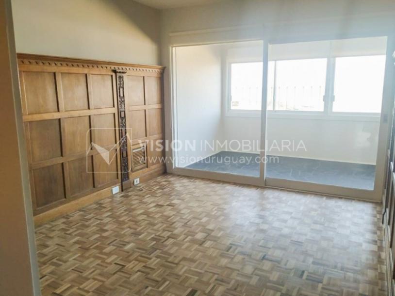 Apartamento en Rambla Piso alto al Puertito del Buceo 3 dorm + Servicio, 180 m2; Alquiler U$S 2.250 / GC $31.000-21