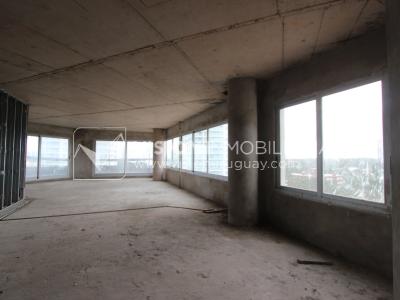 Exclusivo apartamento de 2 dormitorios en Av. Roosevelt Punta del Este