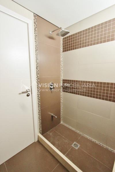 Aptos con Renta U$S 1,250 xMes en Puerto del Buceo, 1er Piso, finas terminaciones.