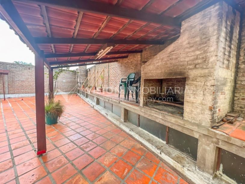 Apartamento con Renta en Venta al frente 2 Dormitorios 2 Baños, La Blanqueada, Av. 8 de Octubre, en Piso 3. Semiequipado. Amenities: 3 Parrilleros, gran Patio Juegos para Niños. Portería y Vigilancia-67