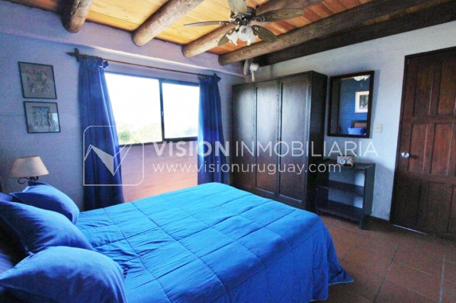 Espectacular Casa en Punta del Diablo a pasos del mar; piscina climatizada, barbacoa, chillout.-45