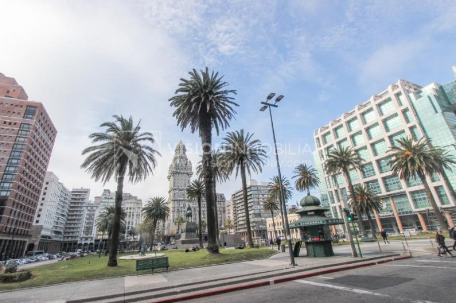 Alquiler de Oficina doble 5to Piso al Frente, 60m2 dos entradas dos baños, Pza Independencia esq Juncal Centro Ciudad Vieja-26