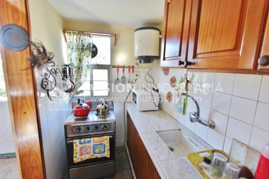 Apartamento de 2 dormitorios y 1 baño, Villa Española, 2do piso.-6