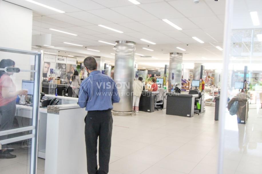 Apto nuevo 2 Dorm, 1 Baño, Av Libertador, 3er Piso MB vista, Sol directo todo el día, 2 balcones, 51 m2, Centro / Aguada. Renta sin impuestos: Vivienda Social.-57