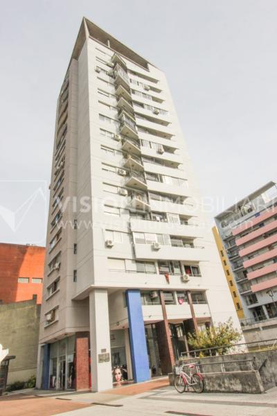 Tres Cruces Apto 1 Dorm, Piso 15 - vistas, Balcón y Terraza Lav, 43 m2.