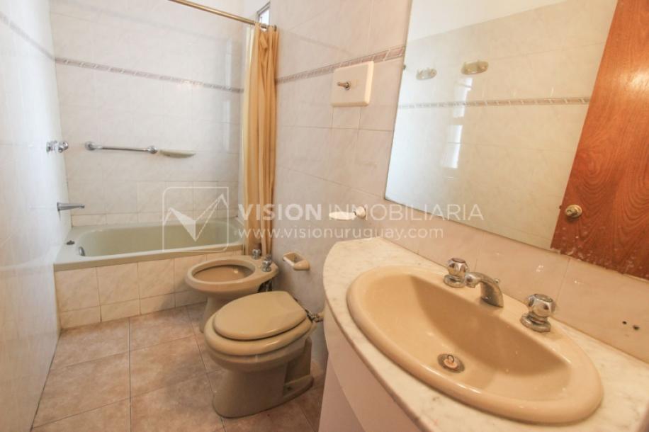 Tres Cruces Apto 1 Dorm, Piso 15 - vistas, Balcón y Terraza Lav, 43 m2.-21