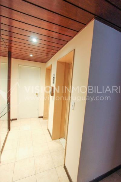 Apto. 1 Dorm. divino punto en Pocitos, a 200m de Rambla, 34m2. Alquiler $26.000 / GC $3500