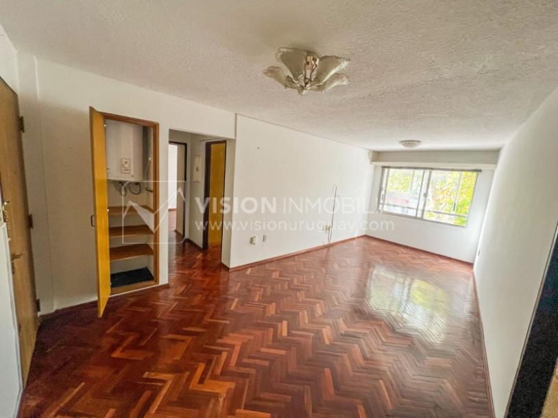 Apartamento con Renta en Venta al frente 2 Dormitorios 2 Baños, La Blanqueada, Av. 8 de Octubre, en Piso 3. Semiequipado. Amenities: 3 Parrilleros, gran Patio Juegos para Niños. Portería y Vigilancia-8