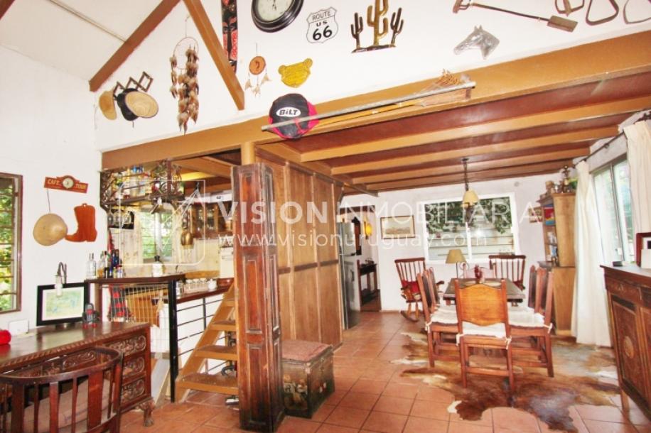 Chacra de 15 hás con el confort de hermosa casa reciclada, barbacoa y piscina climatizada.-42