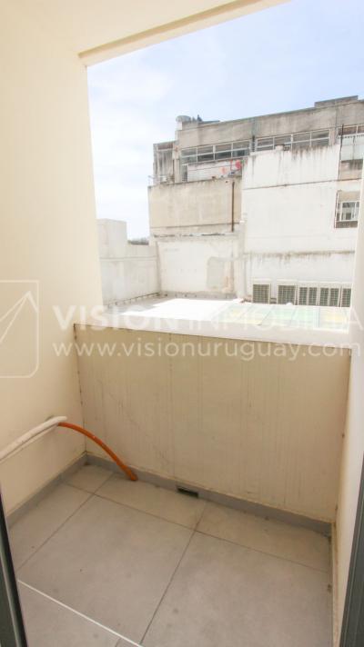 Apto nuevo 2 Dorm, 1 Baño, Av Libertador, 3er Piso MB vista, Sol directo todo el día, 2 balcones, 51 m2, Centro / Aguada. Renta sin impuestos: Vivienda Social.