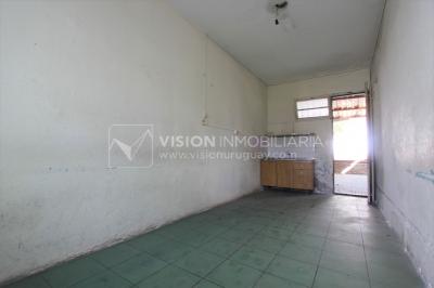 Padrón único de 641m2 en Pocitos con Casa de 13 ambientes, 302m2 construidos.