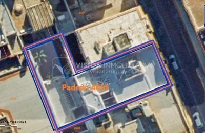 Oportunidad de Inversión: Venta de Mansión de 1905 de prestancia Señorial. Son 676 m2 en 2 plantas. Inmaculada, gran nivel. Amueblada. Ciudad Vieja. Terreno de 393 m2. Fachada de 10,5 mts. por calle Misiones. Protección Patrimonial grado 3 - U$ 507.1