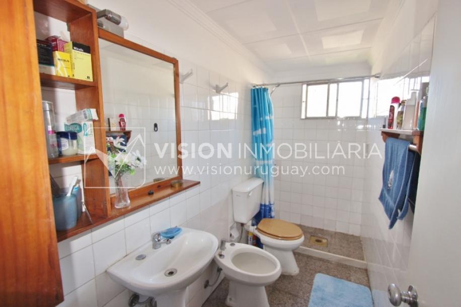 Apartamento de 2 dormitorios y 1 baño, Villa Española, 2do piso.-10