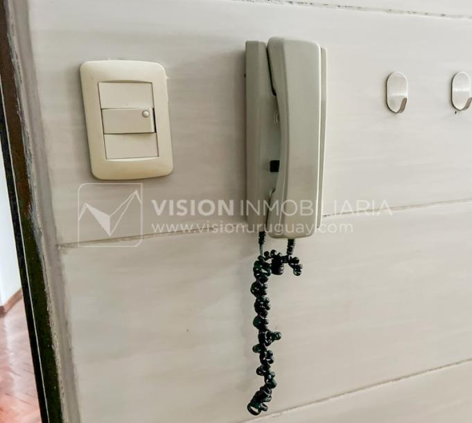 Apartamento con Renta en Venta al frente 2 Dormitorios 2 Baños, La Blanqueada, Av. 8 de Octubre, en Piso 3. Semiequipado. Amenities: 3 Parrilleros, gran Patio Juegos para Niños. Portería y Vigilancia-59