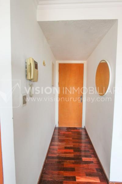 Tres Cruces Apto 1 Dorm, Piso 15 - vistas, Balcón y Terraza Lav, 43 m2.