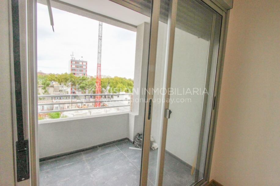 Apartamento en Venta 2 dormitorios y 1 baño, Palermo Parque Rodó Cordón Sur, 6to piso al frente-11