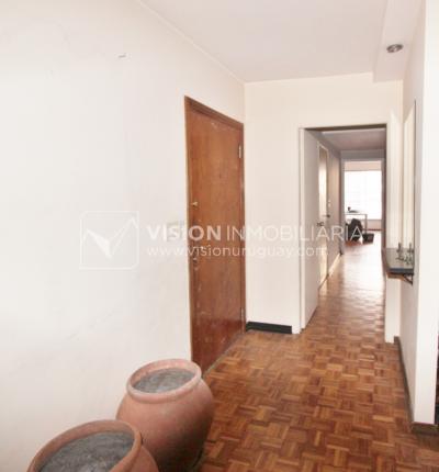 Alquila Apto. de 200m2 sobre el Parque Villa Biarritz, 3 dorm+servicio, garaje