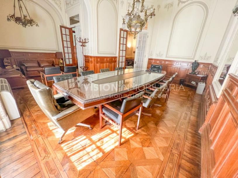 Venta de Palacete: Mansión señorial de 1913 de 690 m2 interiores y 224 de terrazas; 4 plantas, una reciclada inmaculada de gran nivel, completamente Amueblada. Ciudad Vieja. Inversión: U$ 400.000 dólares-18