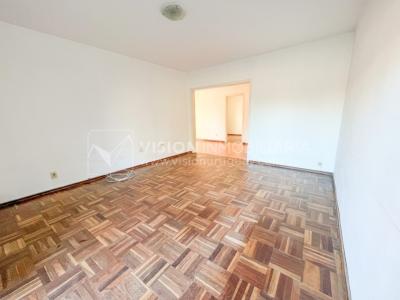 Casa en Venta de 3 Dormitorios, 2 Baños, Garaje, Jardín y Patio. 130 m2 construidos en Propiedad Horizontal -padrón de 290 m2-, en Malvín Sur a 50 mts. de Plaza Italia. U$ 220.000