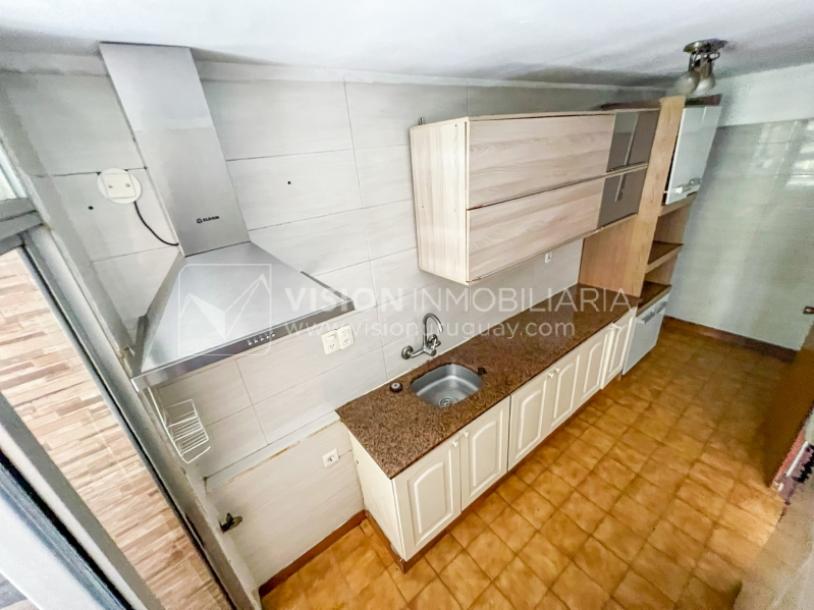 Apartamento con Renta en Venta al frente 2 Dormitorios 2 Baños, La Blanqueada, Av. 8 de Octubre, en Piso 3. Semiequipado. Amenities: 3 Parrilleros, gran Patio Juegos para Niños. Portería y Vigilancia-22