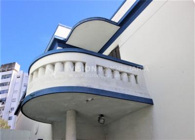 Padrón único de 641m2 en Pocitos con Casa de 13 ambientes, 302m2 construidos.