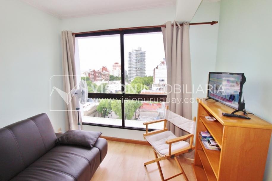 Apartamento-Monoambiente equipado, 25 m2, frente al Punta Carretas Shopping.-3