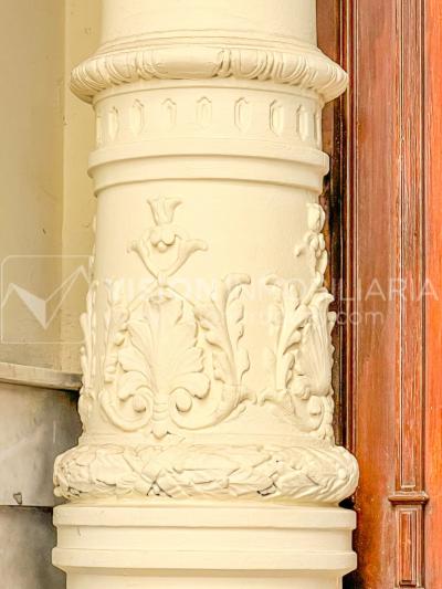 Oportunidad de Inversión: Venta de Mansión de 1905 de prestancia Señorial. Son 676 m2 en 2 plantas. Inmaculada, gran nivel. Amueblada. Ciudad Vieja. Terreno de 393 m2. Fachada de 10,5 mts. por calle Misiones. Protección Patrimonial grado 3 - U$ 507.1