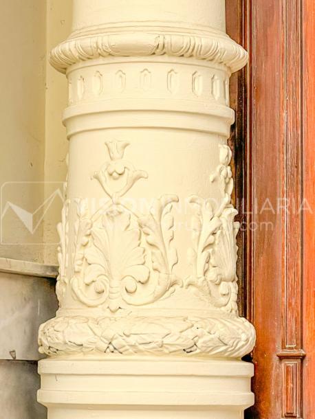 Oportunidad de Inversión: Venta de Mansión de 1905 de prestancia Señorial. Son 676 m2 en 2 plantas. Inmaculada, gran nivel. Amueblada. Ciudad Vieja. Terreno de 393 m2. Fachada de 10,5 mts. por calle Misiones. Protección Patrimonial grado 3 - U$ 507.1-92