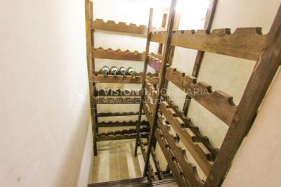 Casa inmaculada, reciclaje gran nivel, diseño y confort, Padrón Único, Punta Carretas; 3 dorm y 3 baños, barbacoa cerrada y terraza al frente, patio interior, 202 m2 construidos. A 20 mts. de Rambla, vista lateral al mar.