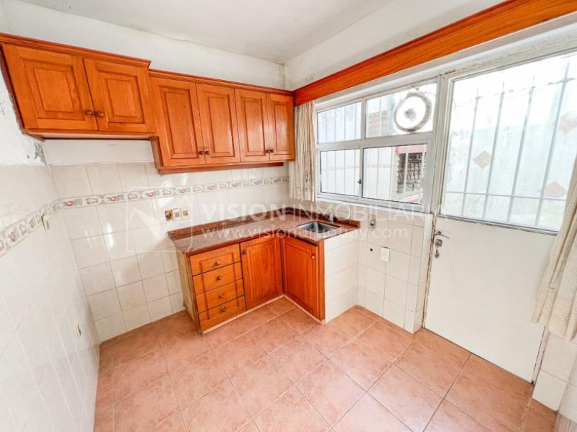 Casa en Venta de 3 Dormitorios, 2 Baños, Garaje, Jardín y Patio. 130 m2 construidos en Propiedad Horizontal -padrón de 290 m2-, en Malvín Sur a 50 mts. de Plaza Italia. U$ 220.000-43