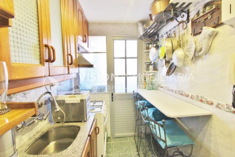 Apartamento con Renta al frente sobre Av. 8 de Octubre casi Propios, en 5to Piso, 3 dormitorios y 1 baño, impecable-14