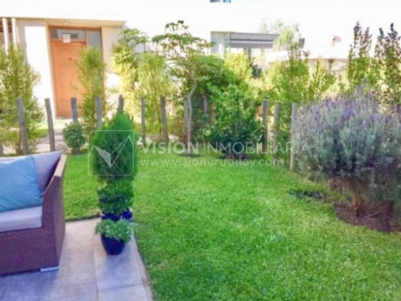 Casa en Venta en GREENS, Barrio Privado diseñado por el Arq. Carlos Ott. 3 dormitorios y 3 baños, 2 cocheras - U$ 340.000 dólares-45