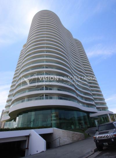 Apto en Aquarela Tower, lo mejor de Punta del Este | 4 dorm en suite + servicio, 253 m2 