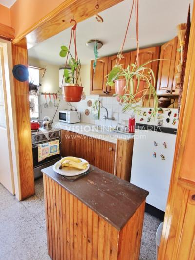 Apartamento de 2 dormitorios y 1 baño, Villa Española, 2do piso.