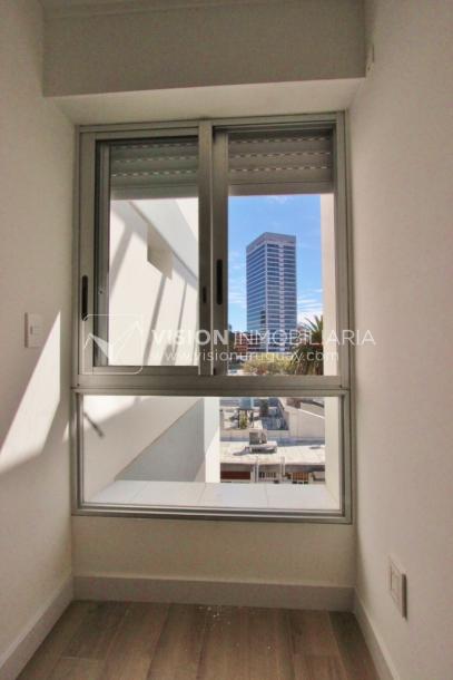 Aptos con Renta U$S 1,250 xMes en Puerto del Buceo, 1er Piso, finas terminaciones.-22