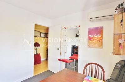 Apartamento con Renta al frente sobre Av. 8 de Octubre casi Propios, en 5to Piso, 3 dormitorios y 1 baño, impecable