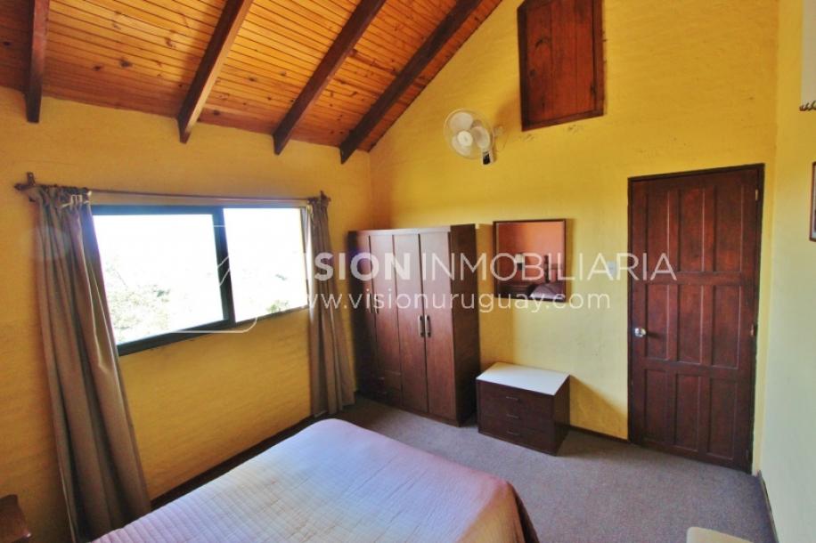 Espectacular Casa en Punta del Diablo a pasos del mar; piscina climatizada, barbacoa, chillout.-56